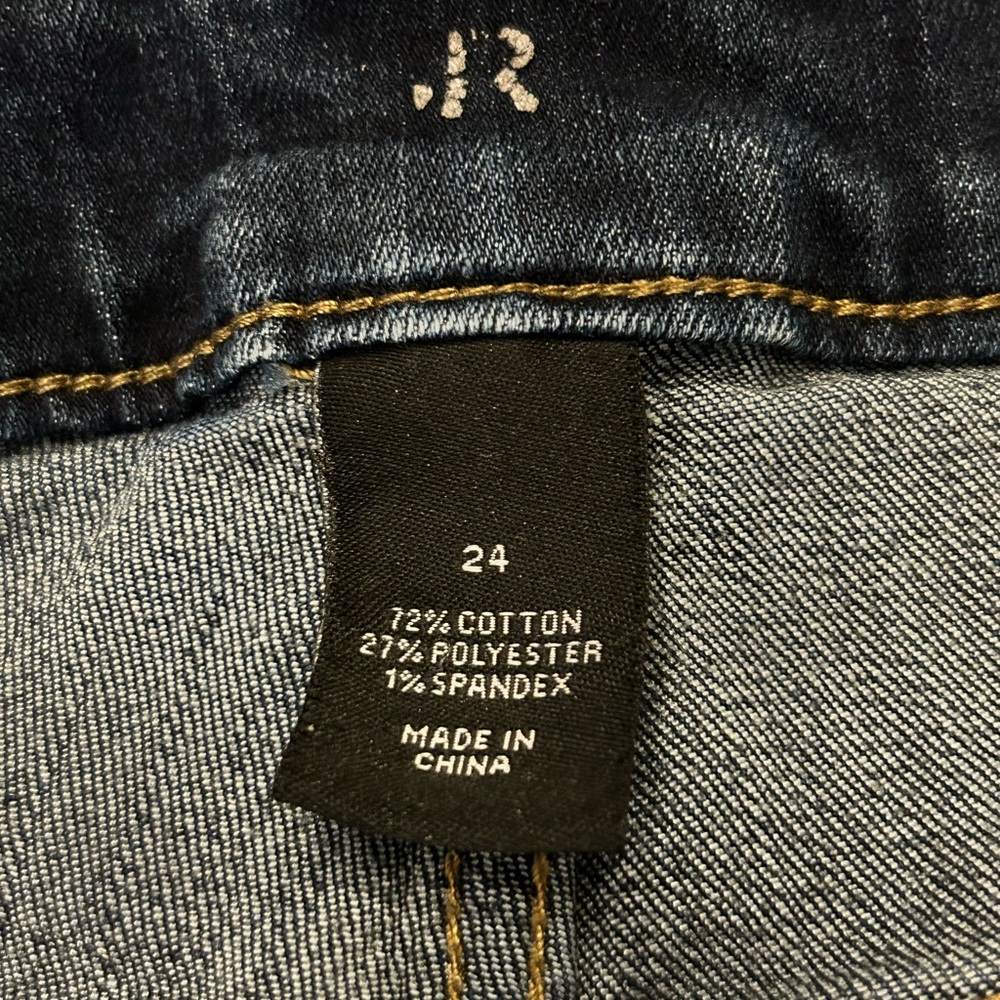 R | WOMENS | DENIM  SHORTS | Size 24 - Picture 3 of 8